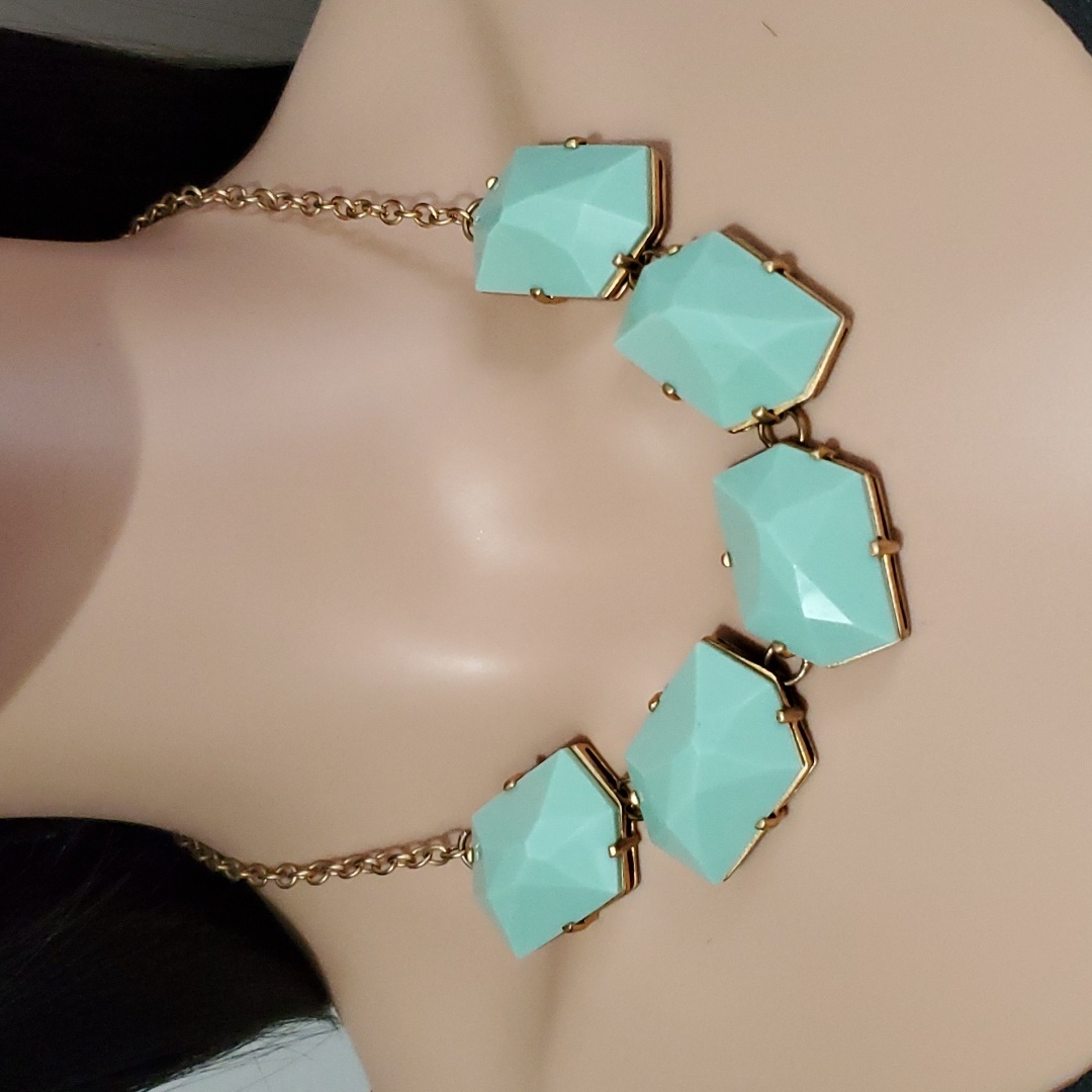 Spartina 449 Light Green Gold Tone Statement Necklace 34$